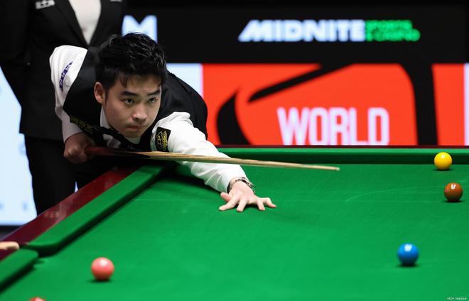 超高效率！里夫斯15投12中砍下38分8篮板