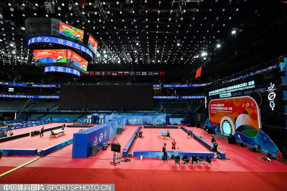 记者：申花今天下午飞赴天津，于汉超、戴伟浚等人随队出征